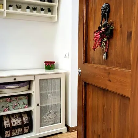 Benny'S House-2
